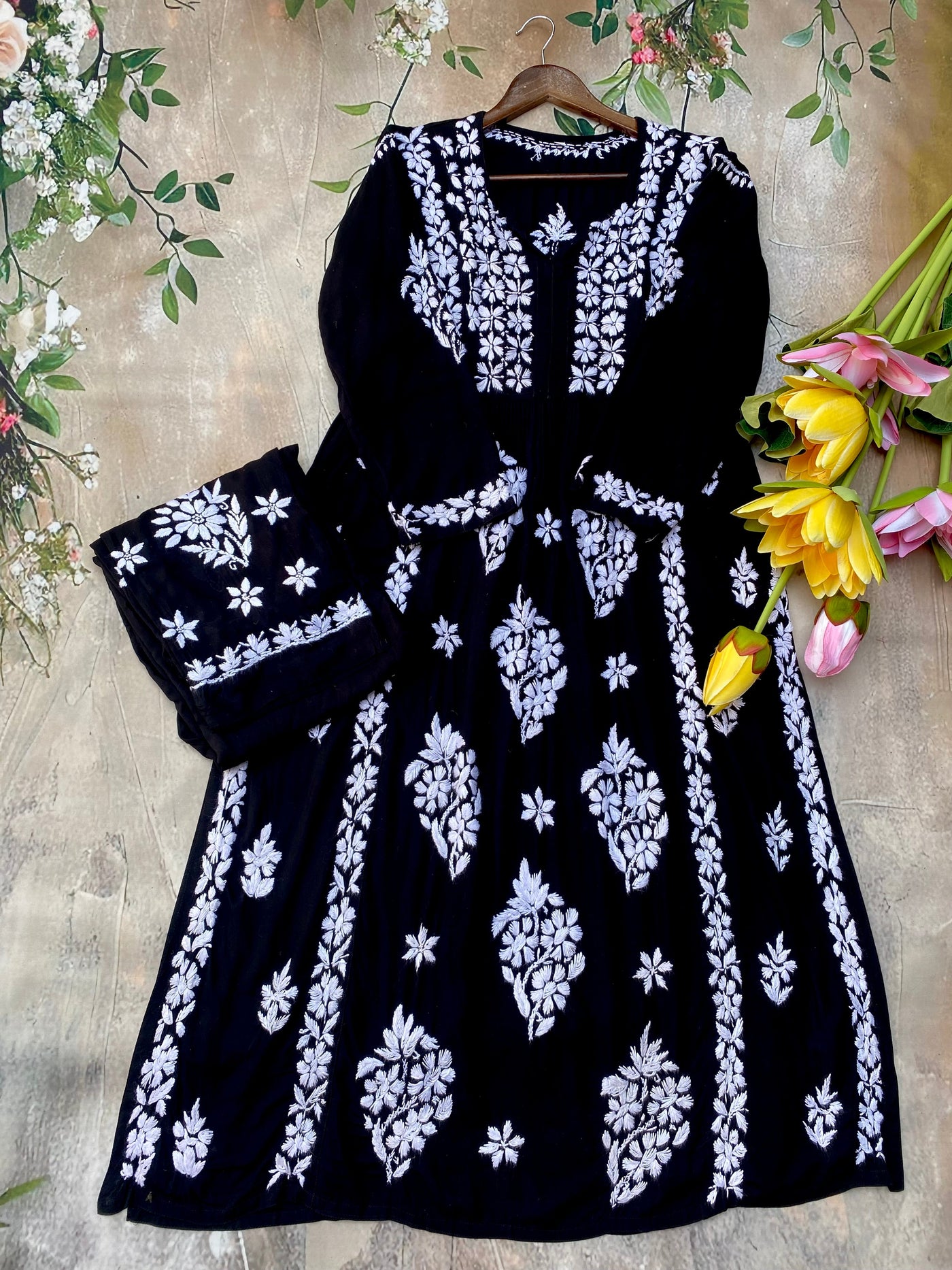 Khubsurat Nayera Cut Set