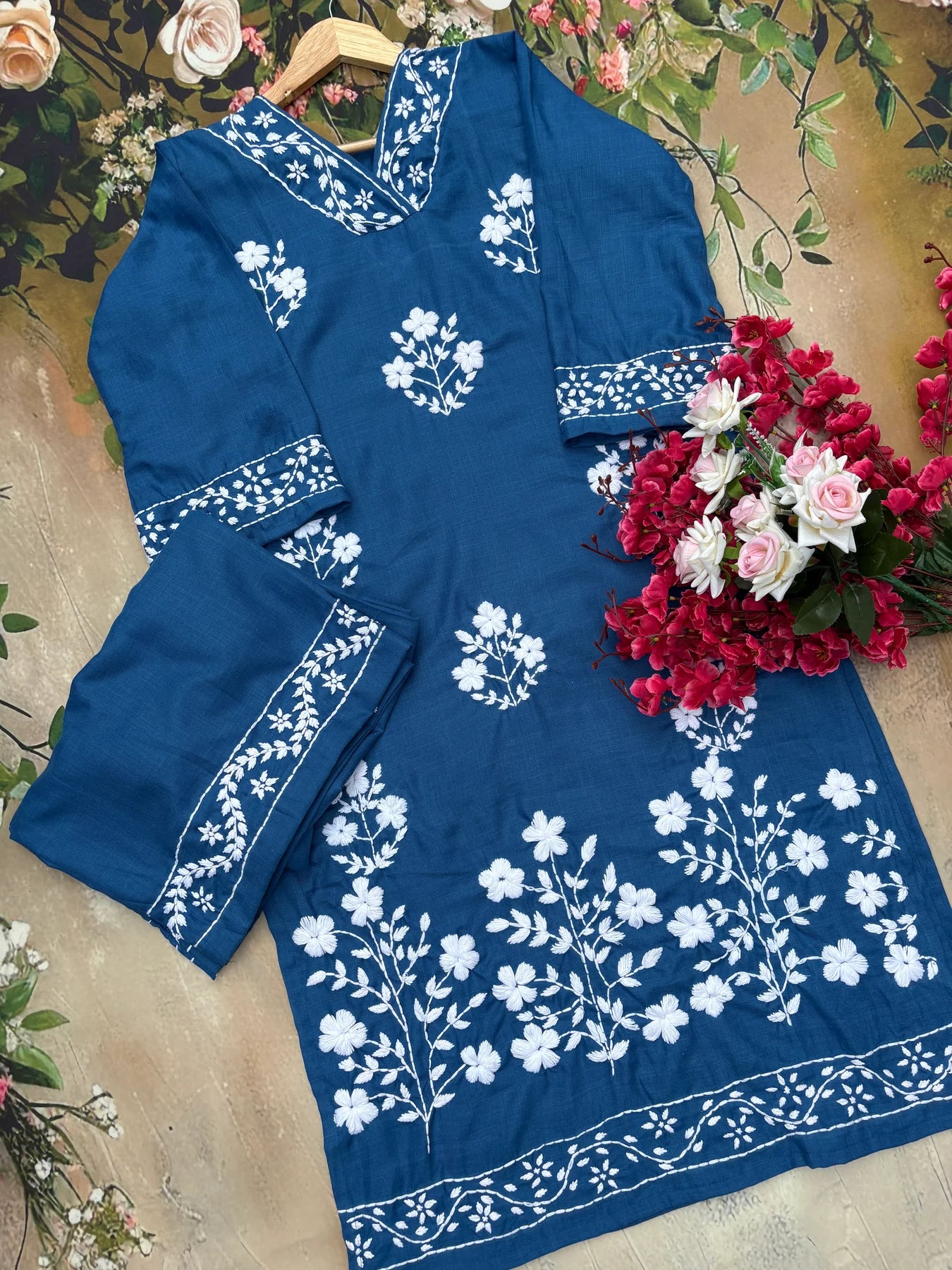 Aisha Authentic Lucknowi kurta Palazzo Set