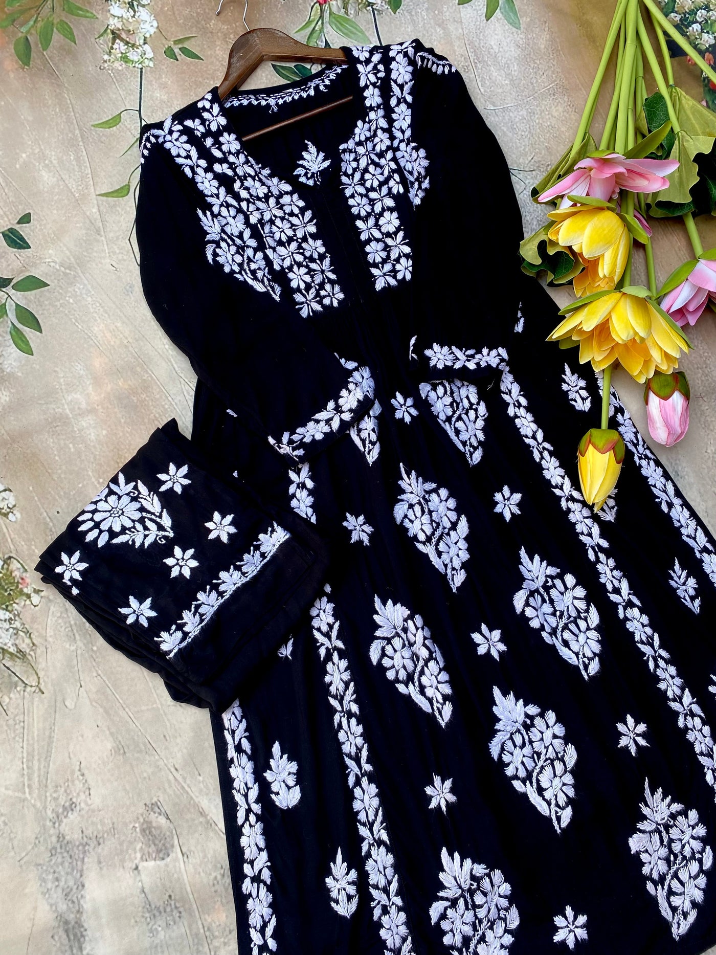 Khubsurat Nayera Cut Set